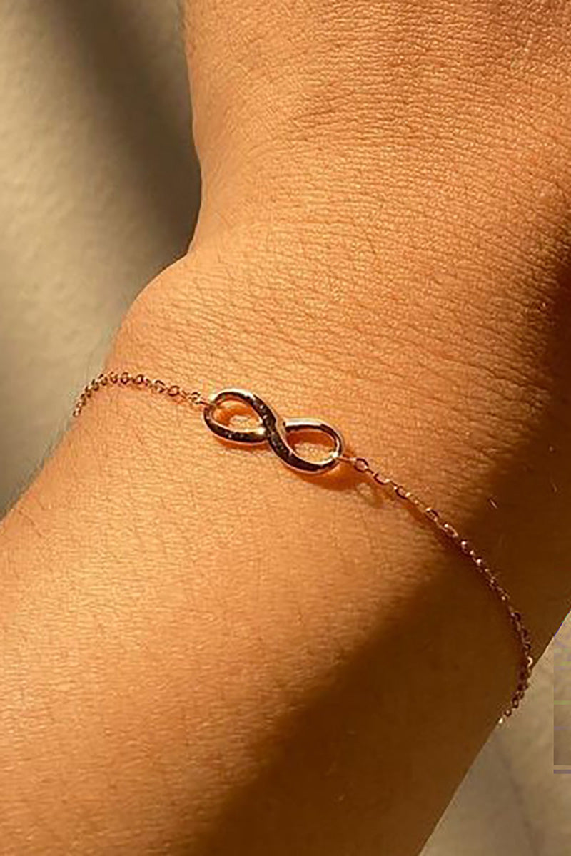 Twisted Number Eight Fashion Alloy Bracelet