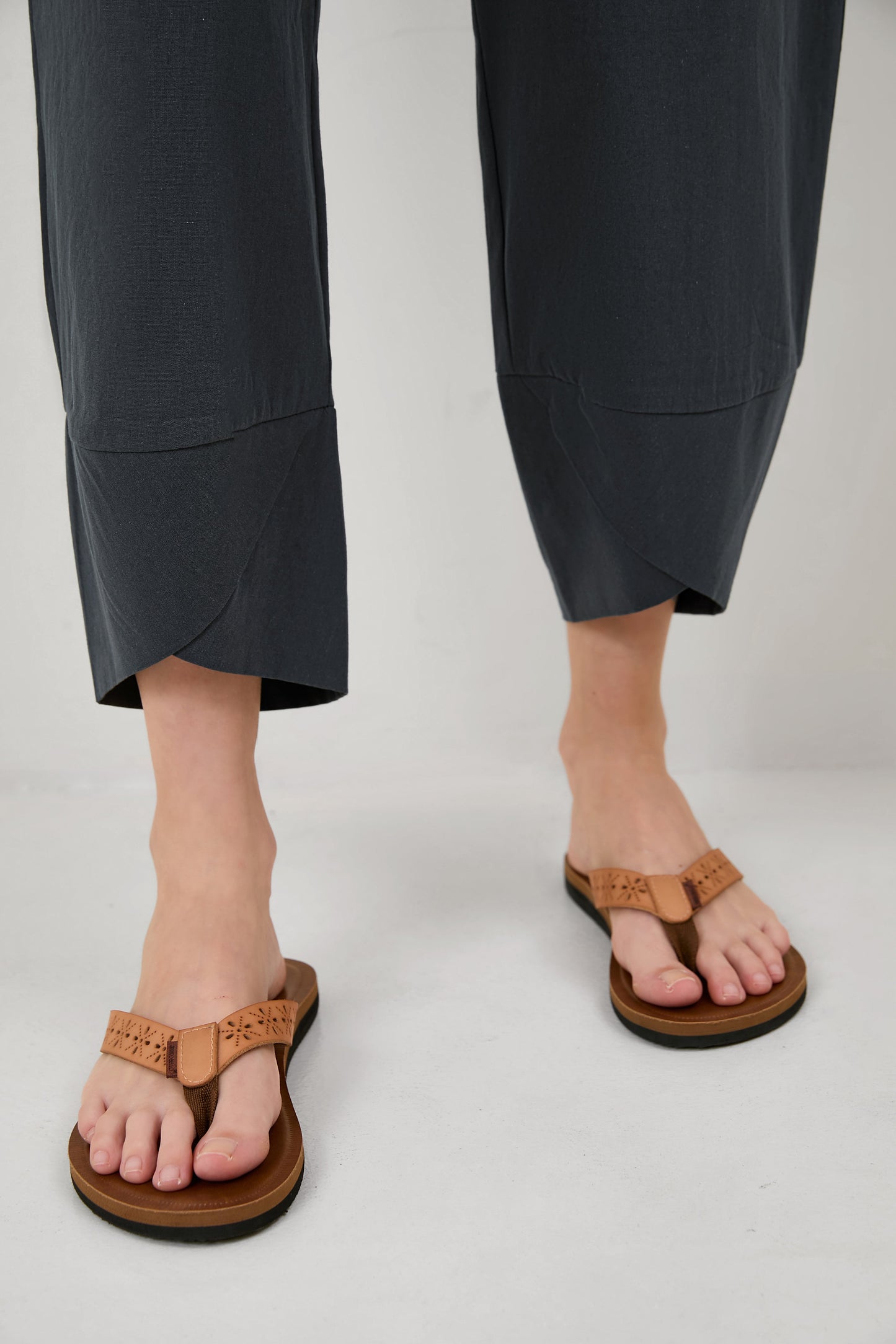 Womens Solid Color Simple Loose Casual Ankle pants