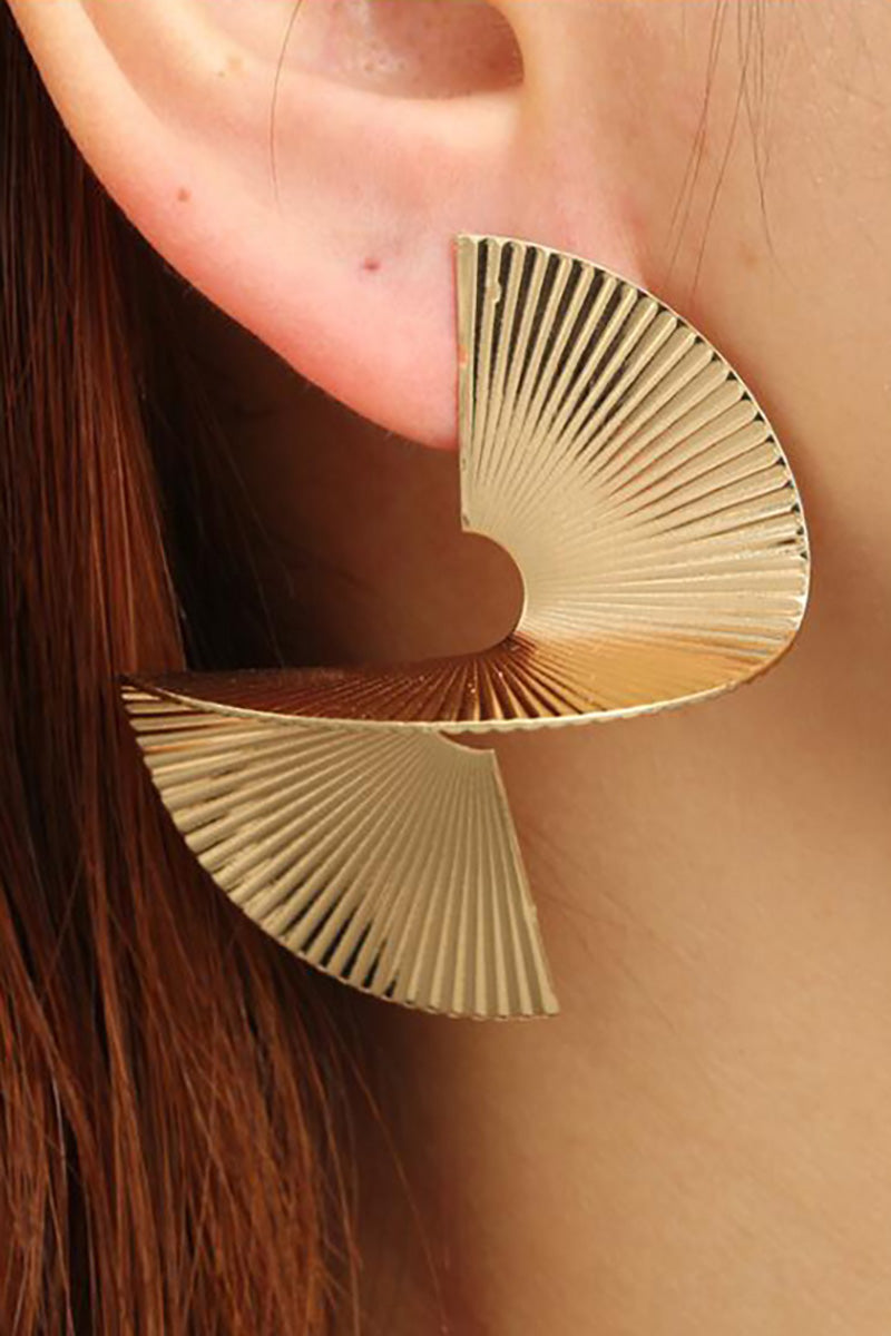 Alloy Twisted Geometric Pattern Dangle Earrings